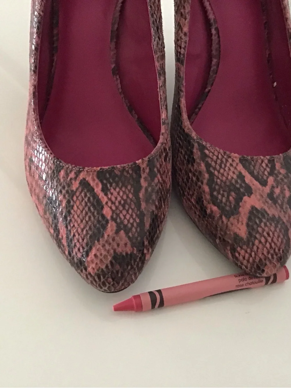 Kelsi Dagger pink snakeskin wedges 8 1/2